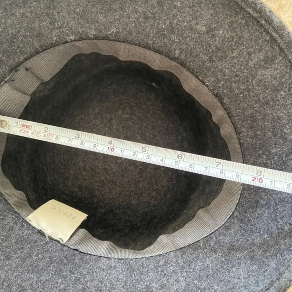 Lord & Taylor Vintage Velvet Black Bow 100% Wool‎ Gray Bucket Style Hat